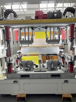 380V Hot Press καλύπτοντας το μηχάνημα για την αυτοκινητοβιομηχανική πίνακα πόρτας μετάλλιο μέρος επιφανειοποίηση με μαλακό